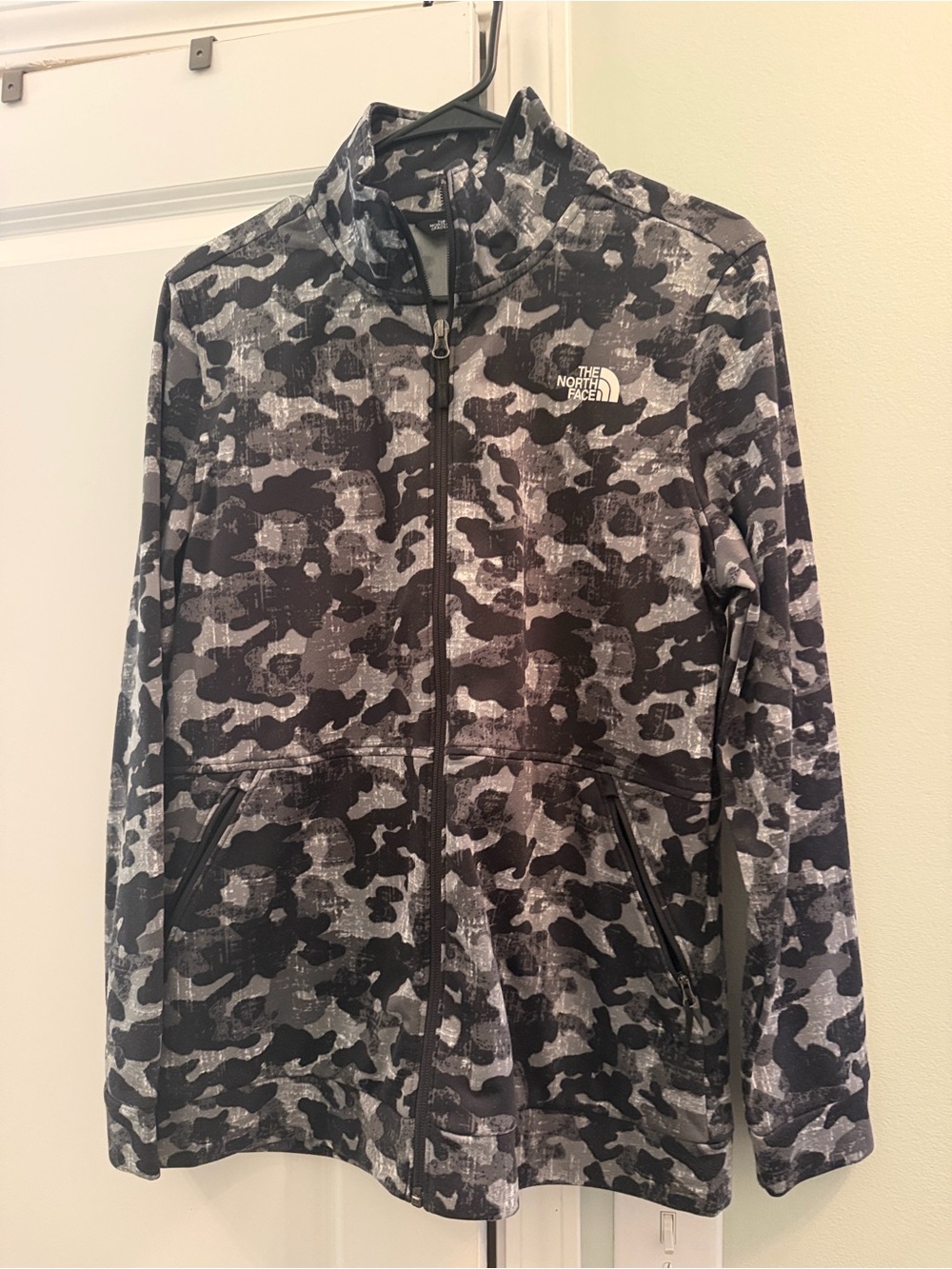 The North Face Women's Black & Gray Camo Lightweight Jacket